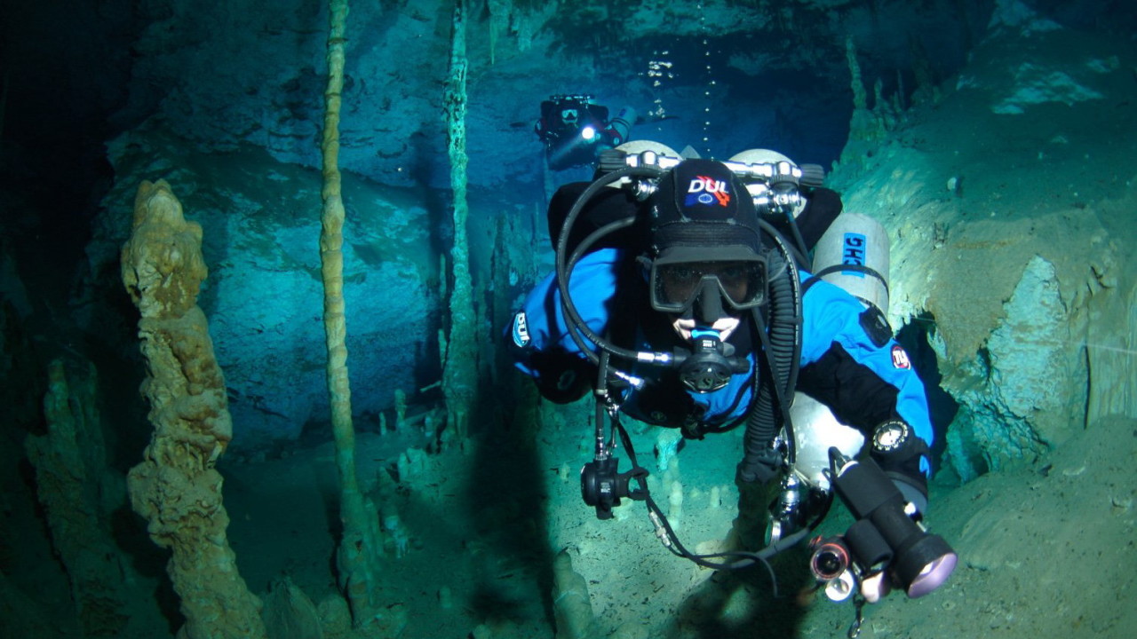 Дайвинг 10 метров. Дайвинг и Кейв-дайвинг. Пещера с аквалангом. Подводные пещеры. Технический дайвинг.