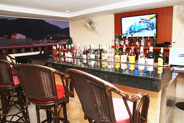 Dive Packages Phuket - Hemingway Silk Hotel - Sky Bar